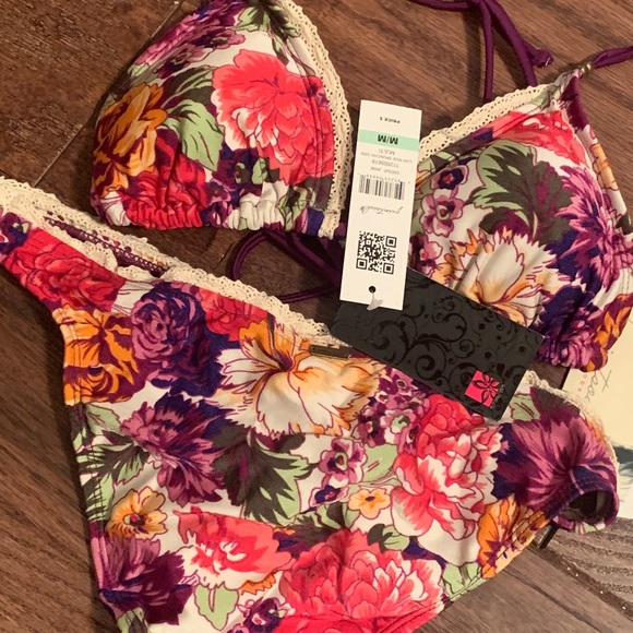 Floral Bikini with Tags still xs/s. Top small bottom xs/small - Picture 1 of 3